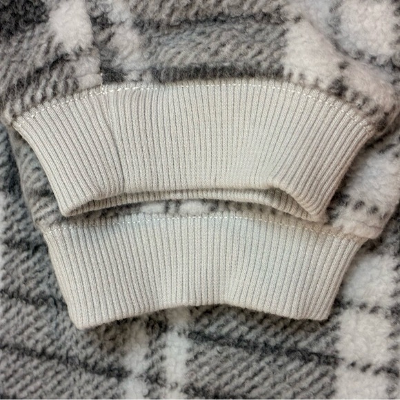 Aerie Gray and White Plaid Fleece PJ’s - Small Short - Picture 14 of 16